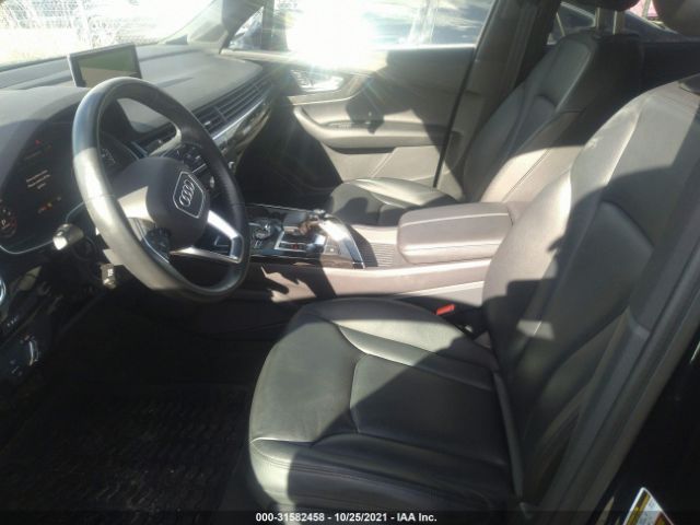 WA1LAAF70KD047930  audi q7 2019 IMG 4