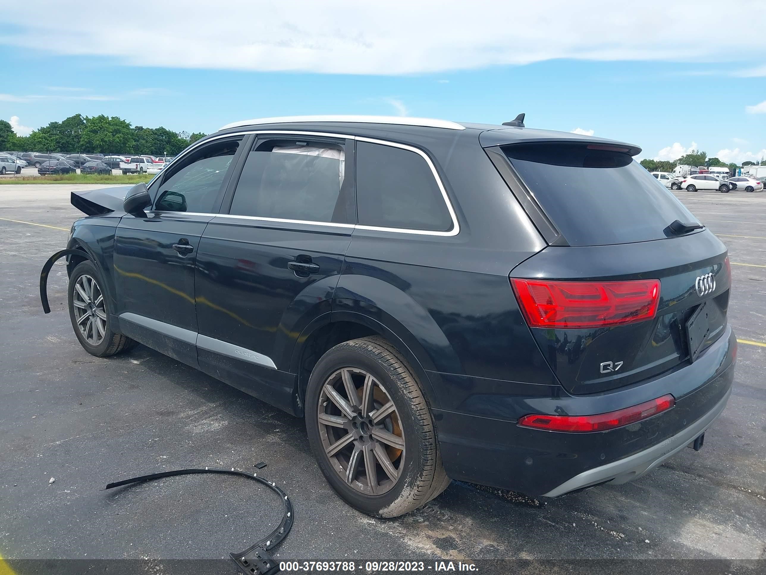 WA1VAAF77KD013637  audi q7 2019 IMG 2