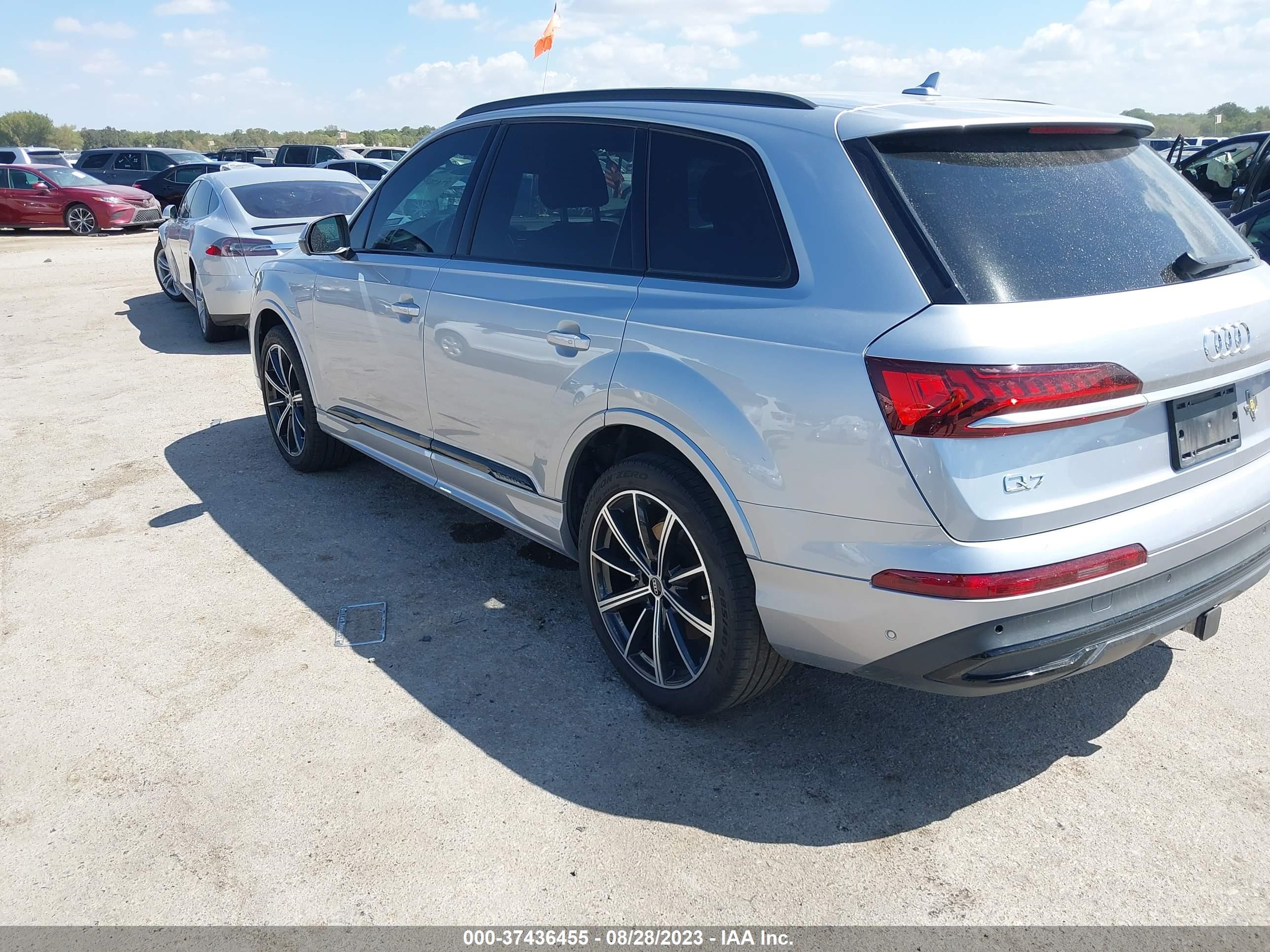 WA1LXAF73MD022635  audi q7 2021 IMG 2