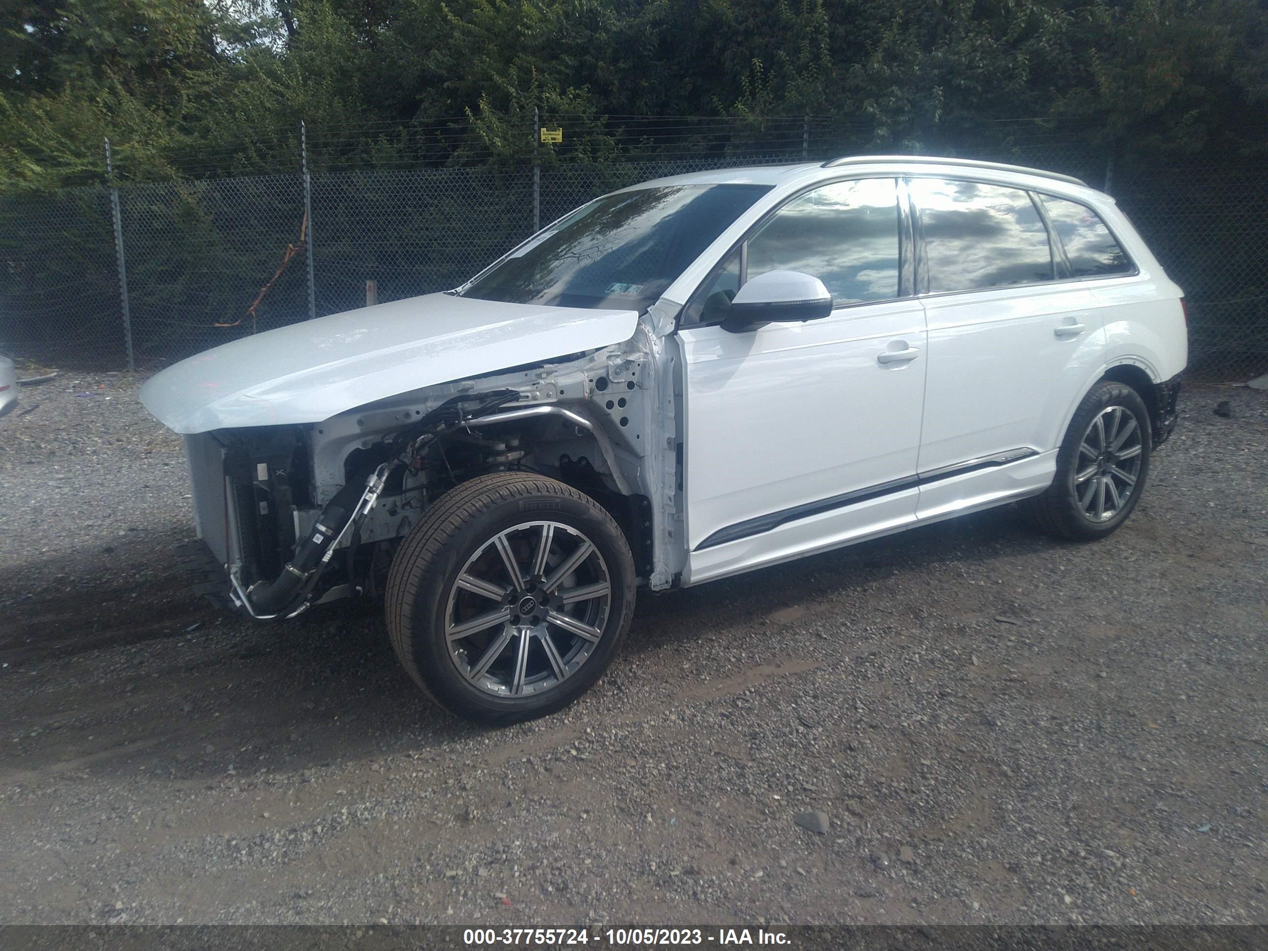 WA1LCBF73PD013780  audi q7 2023 IMG 1