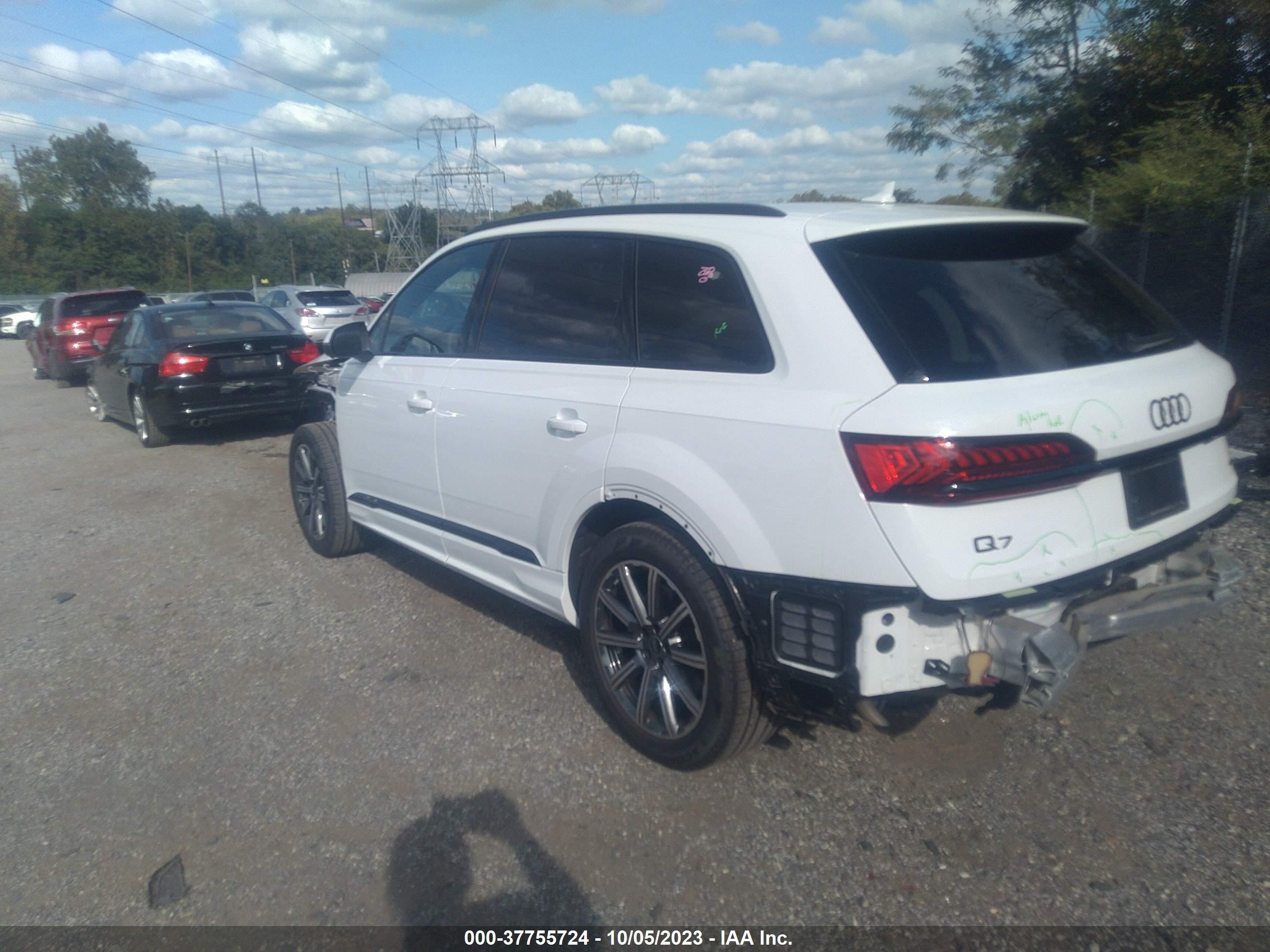 WA1LCBF73PD013780  audi q7 2023 IMG 2