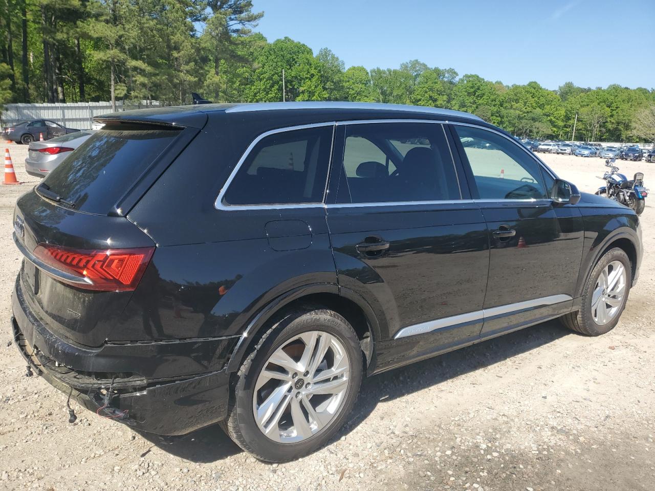 WA1LXBF70PD025485  audi q7 2023 IMG 2