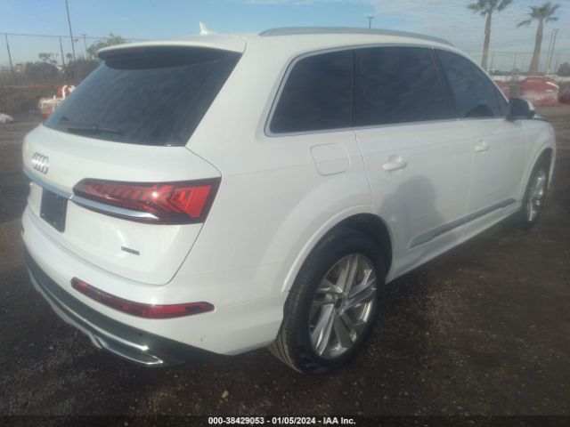 WA1LXBF7XPD020472  audi q7 2023 IMG 3