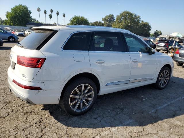 WA1LAAF7XJD003710  audi q7 premium 2018 IMG 2