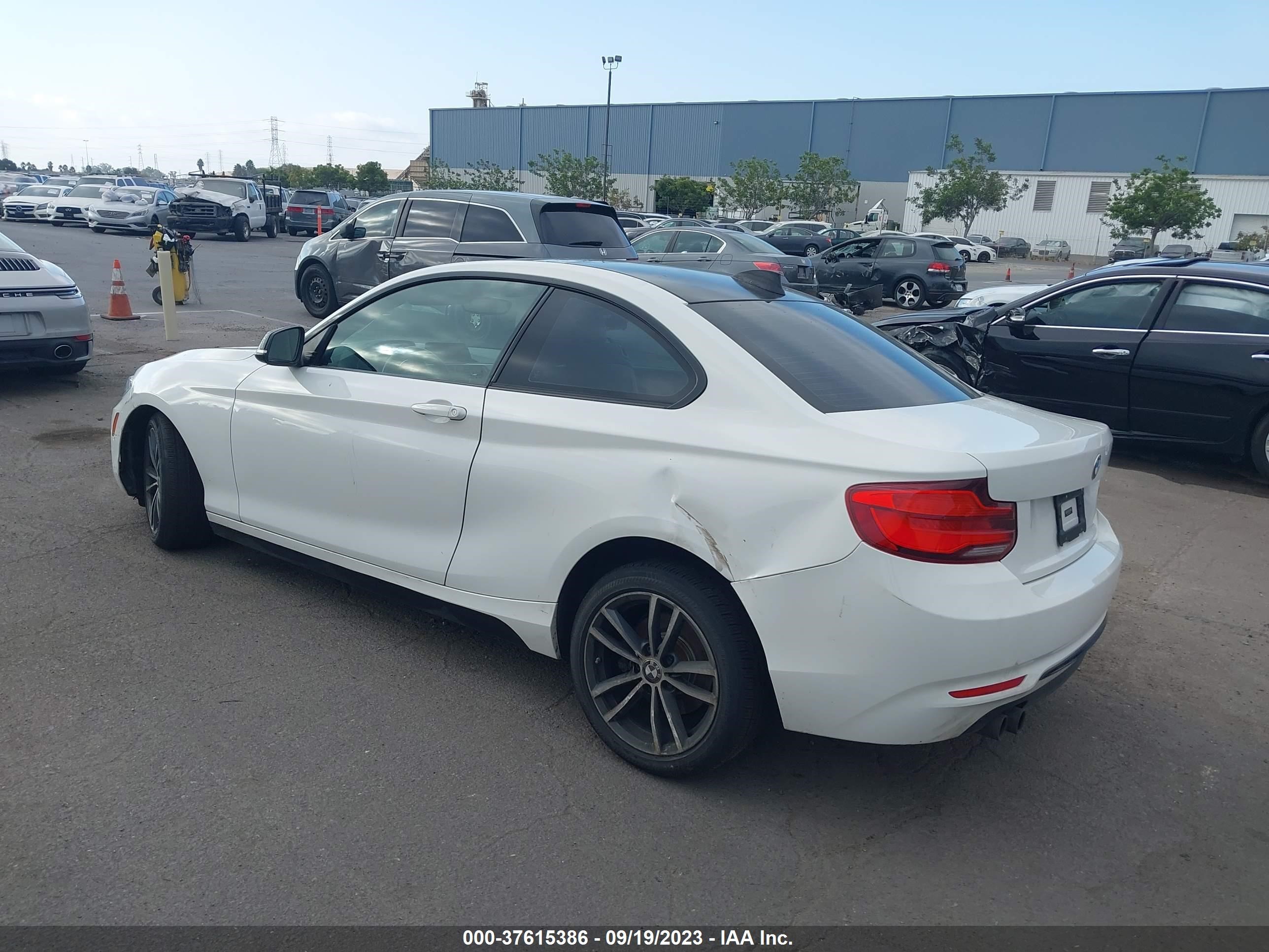 WBA2J1C5XJVD09417  bmw  2018 IMG 2