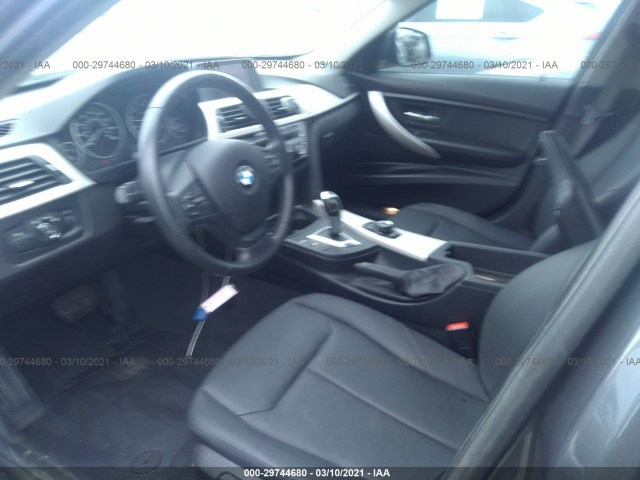 WBA8E1G38HNU18327  bmw 3 2017 IMG 4