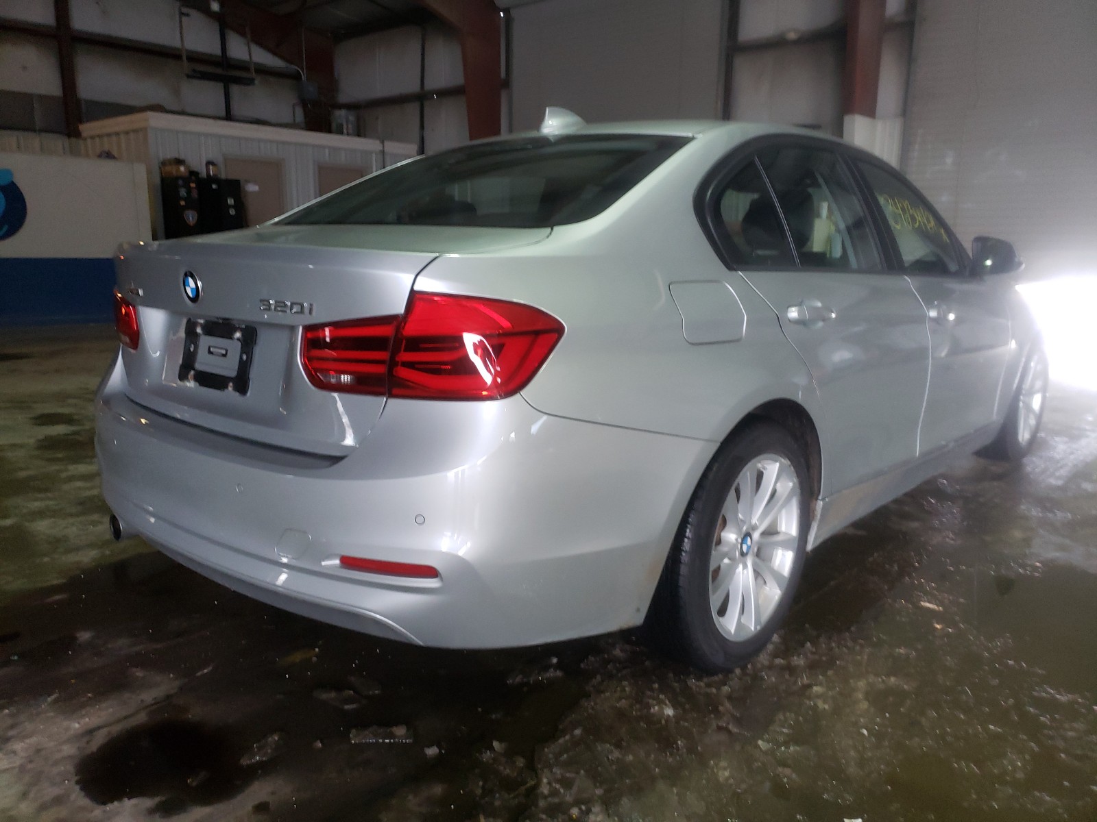 WBA8A3C33HK693117  bmw 320 xi 2017 IMG 3