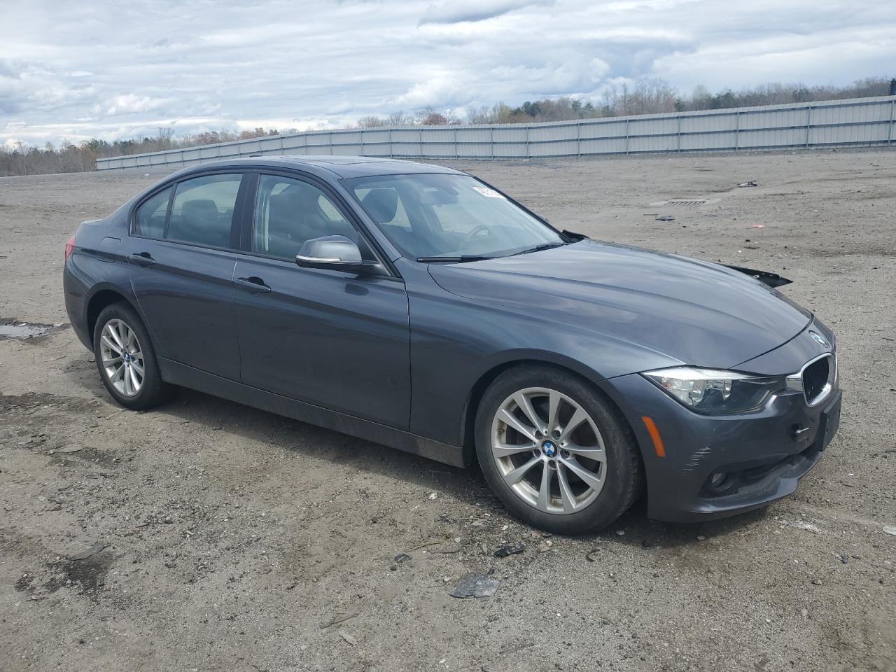 WBA8E5G55GNT41276  bmw 320i 2015 IMG 3