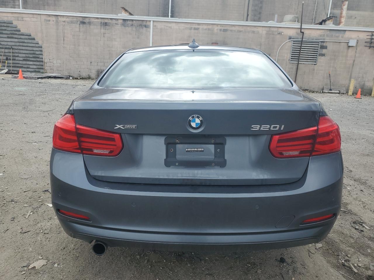 WBA8E5G55GNT41276  bmw 320i 2015 IMG 5