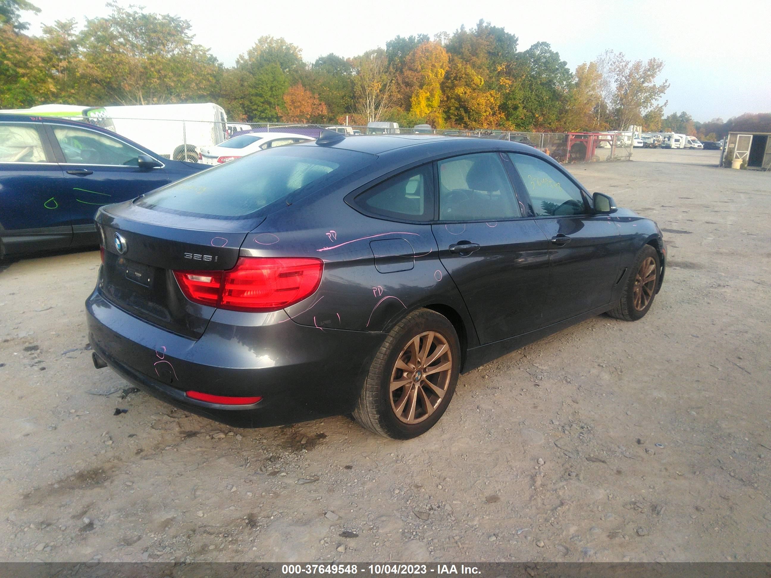 WBA8Z5C5XFGS36665  bmw  2015 IMG 3