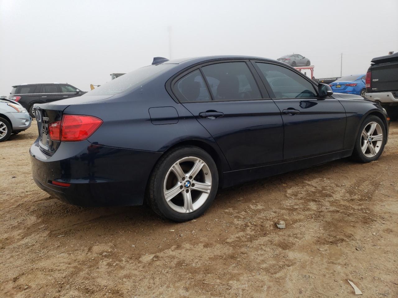 WBA3B1C59EK135040  bmw 3 series 2013 IMG 2