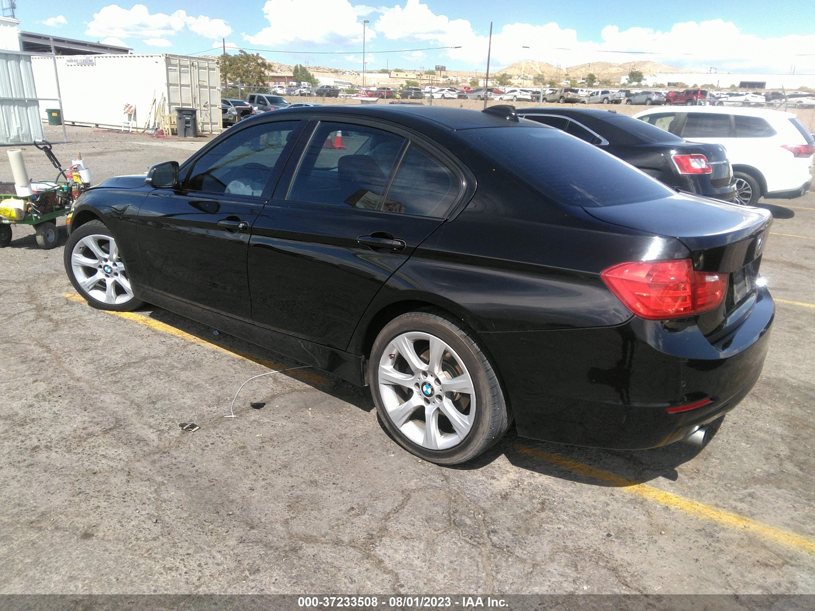 WBA3B1G59FNT06346  bmw 3 series 2015 IMG 2