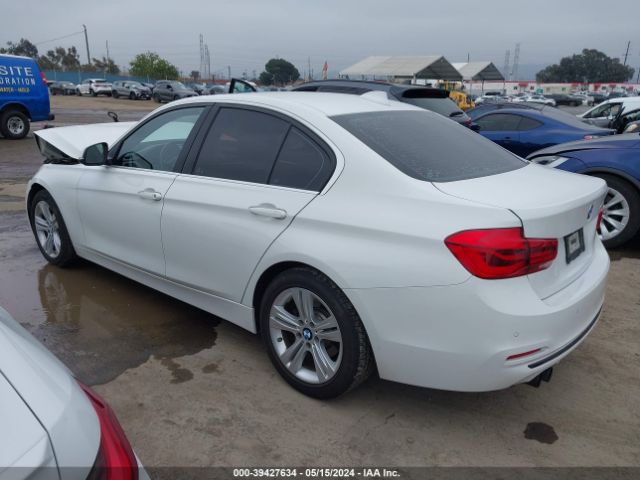 WBA8B9G52HNU49369  bmw 3 series 2016 IMG 2