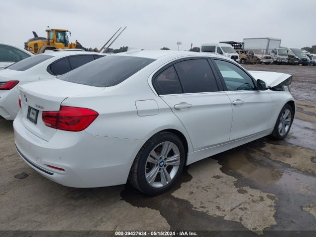 WBA8B9G52HNU49369  bmw 3 series 2016 IMG 3