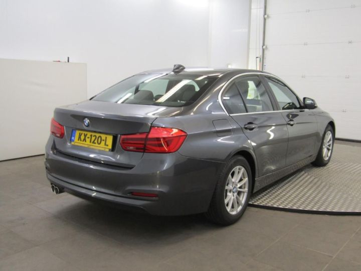 WBA8D11060K776517  bmw 3 series 2016 IMG 2