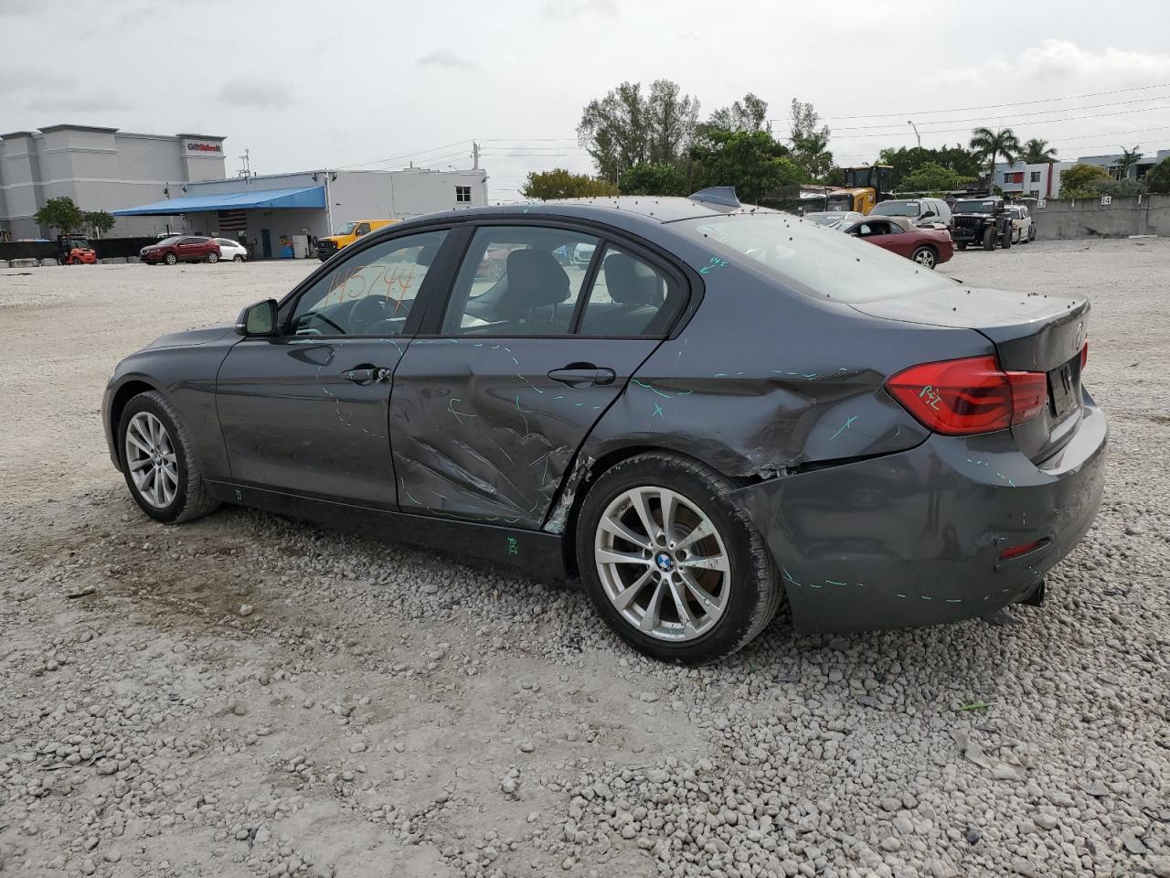 WBA8E1G55HNU12616  bmw 3 series 2016 IMG 1