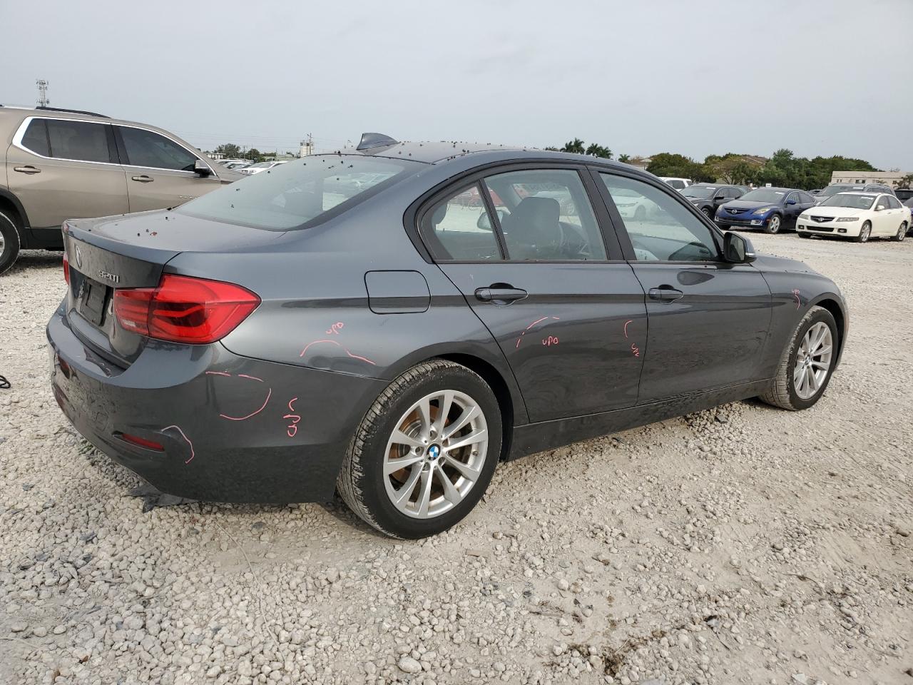 WBA8E1G55HNU12616  bmw 3 series 2016 IMG 2