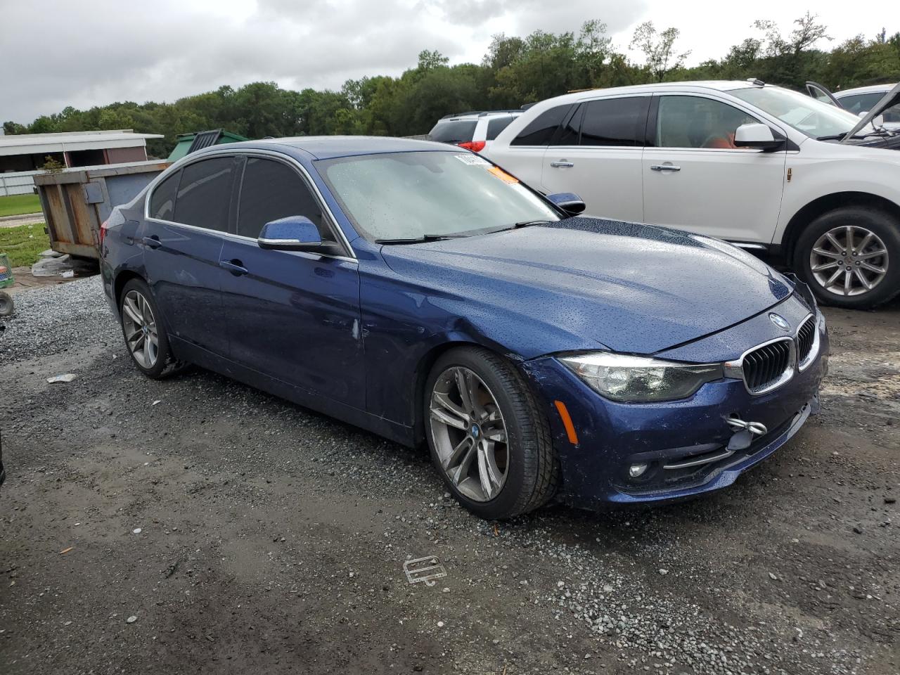 WBA8B9G30HNU53838  bmw 3 series 2017 IMG 3