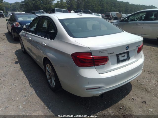 WBA8E5G32HNU44042  bmw 3 series 2017 IMG 2