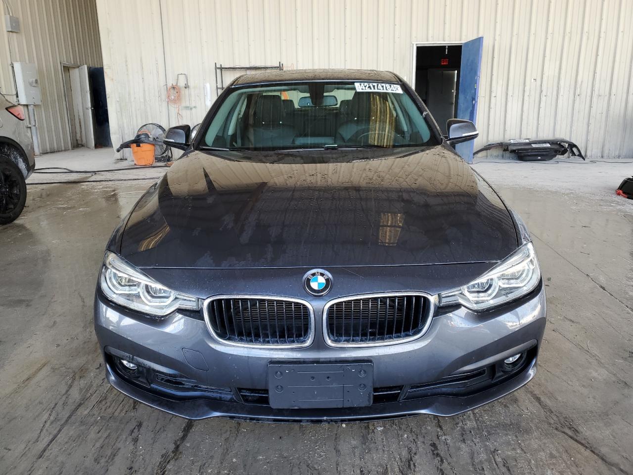 WBA8A3C50JA494720  bmw  2018 IMG 4