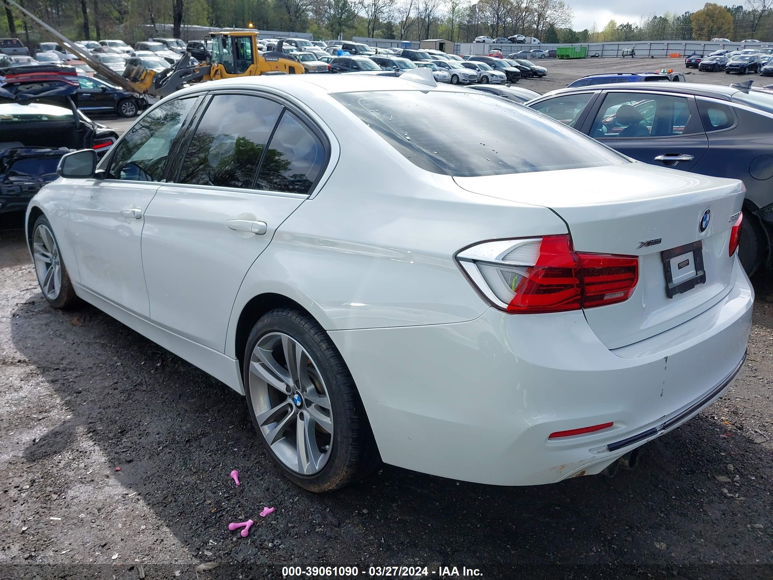 WBA8D9C56JEB35717  bmw 3 series 2018 IMG 2