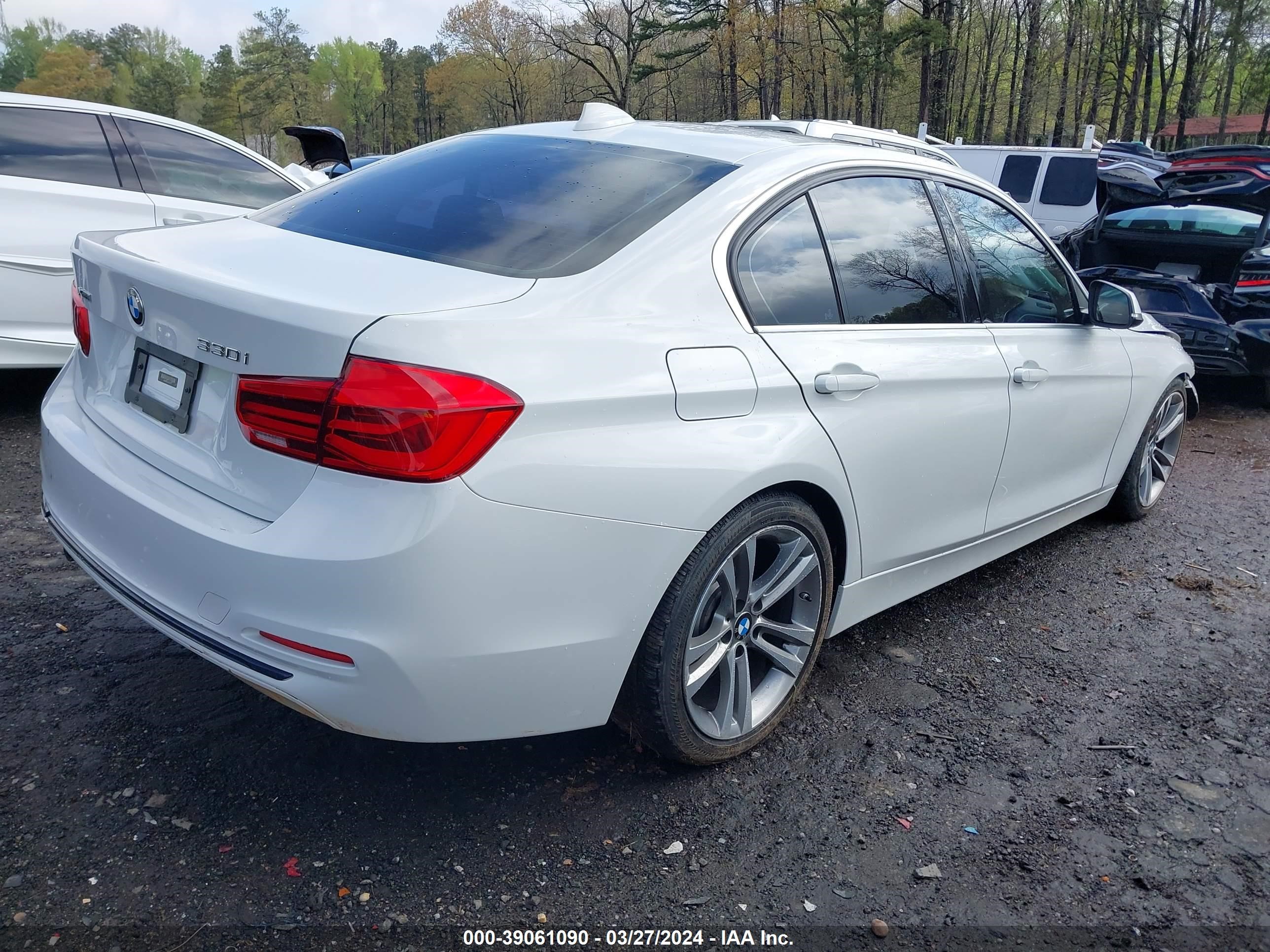 WBA8D9C56JEB35717  bmw 3 series 2018 IMG 3