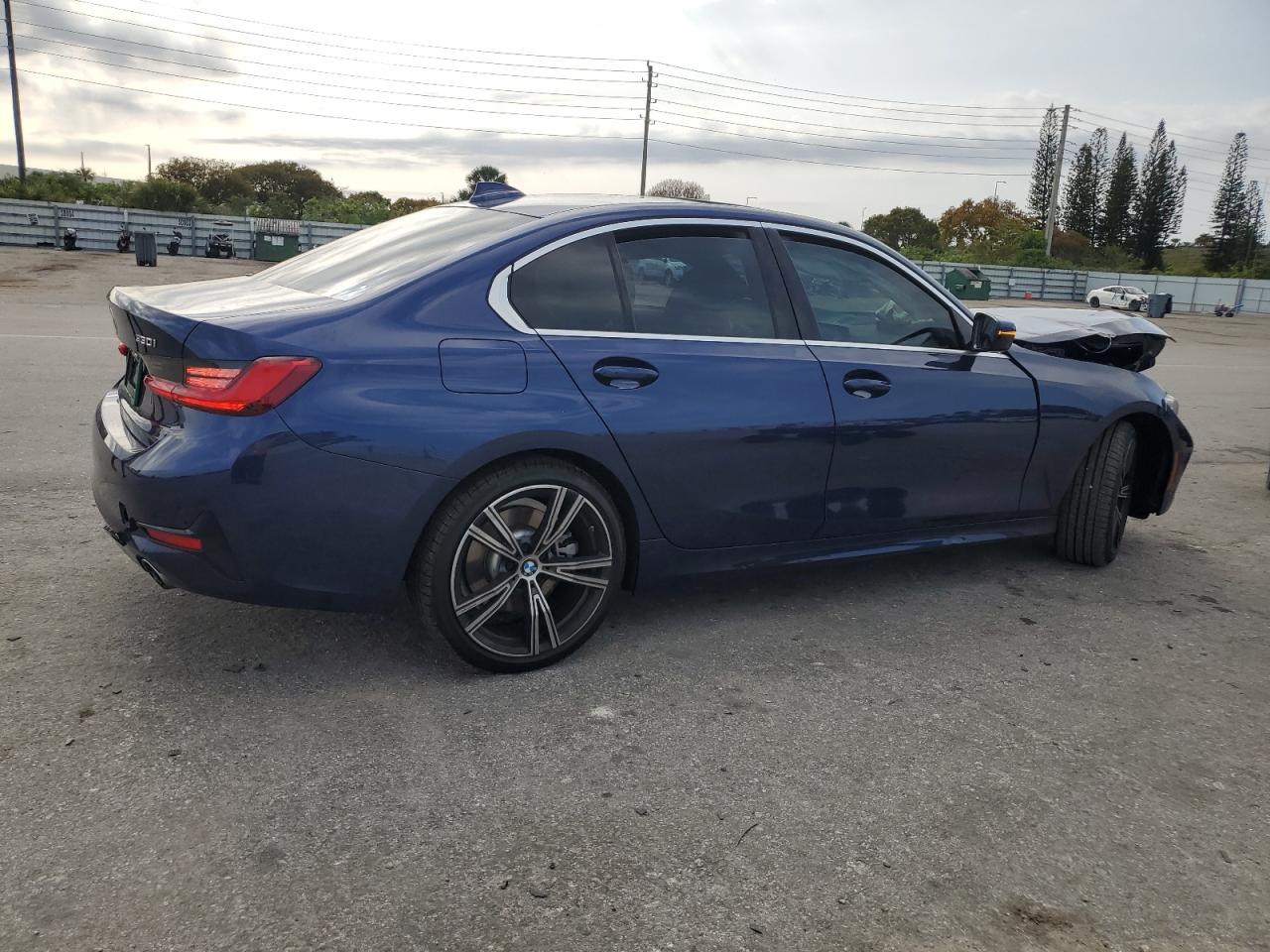 3MW5R1J07L8B18621  bmw 3 series 2019 IMG 2