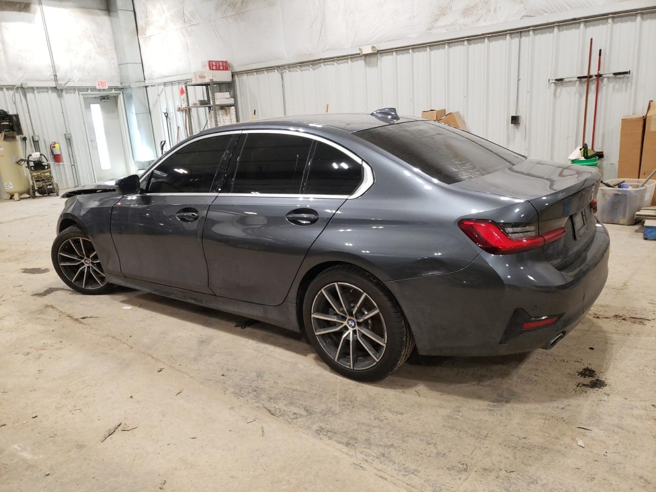 3MW5R1J08L8B22127  bmw 3 series 2019 IMG 1