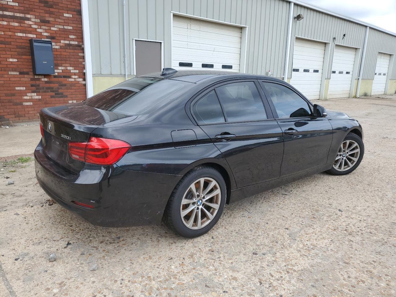 WBA8A3C53GK690556  bmw 3er 2016 IMG 2