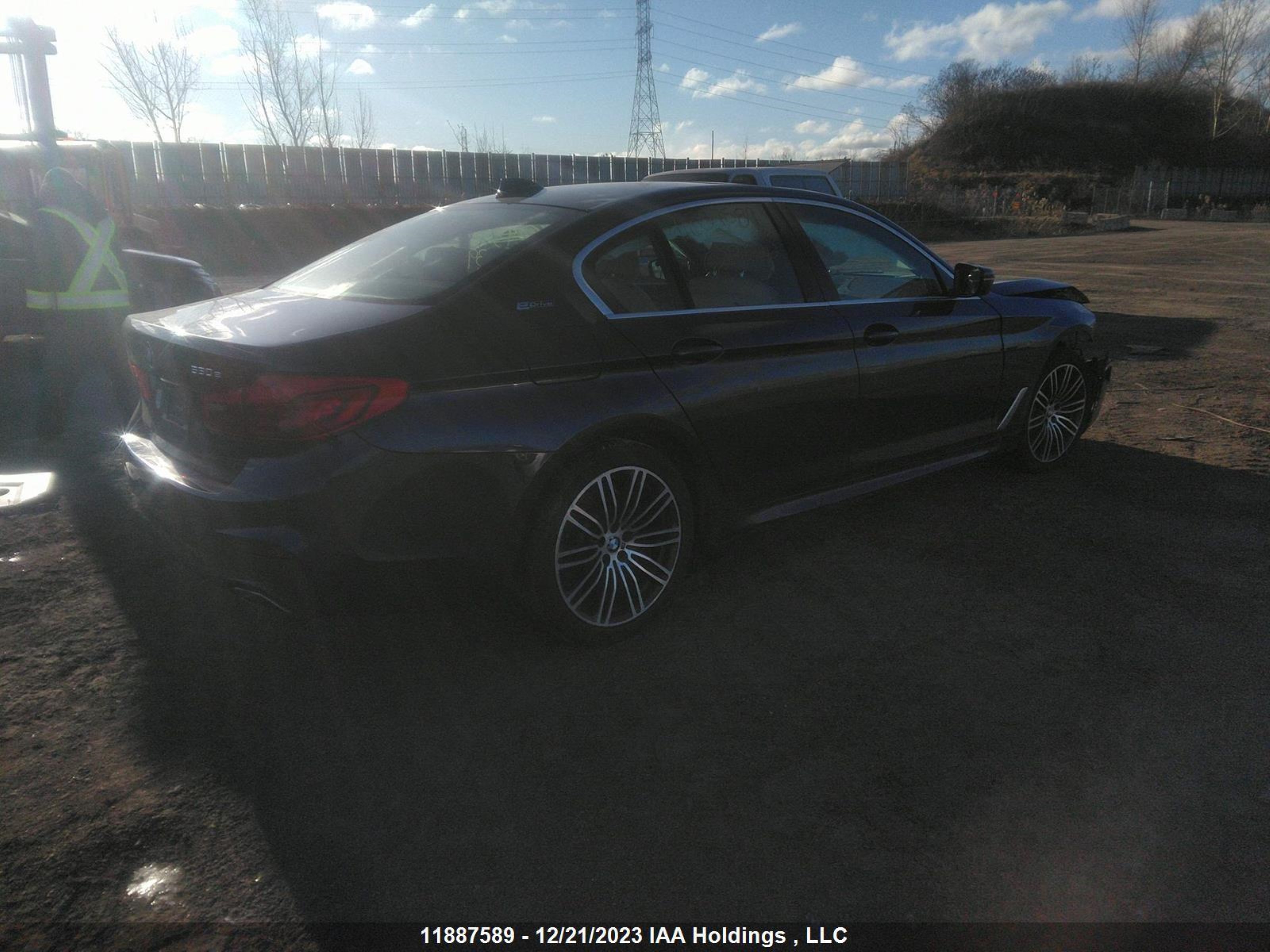 WBAJB1C59KG623622  bmw 530e 2019 IMG 3