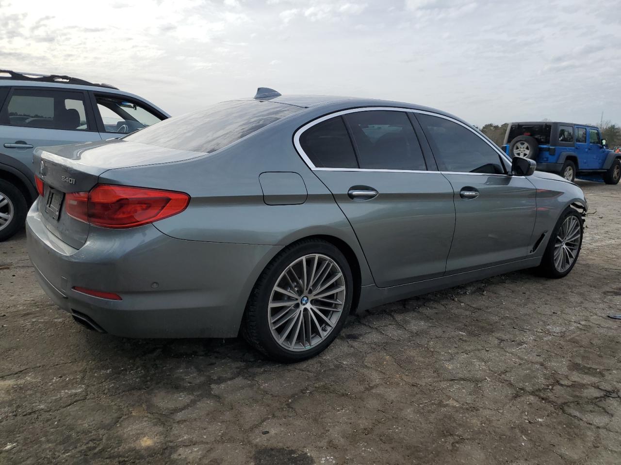 WBAJE7C37HG889383  bmw  2017 IMG 2