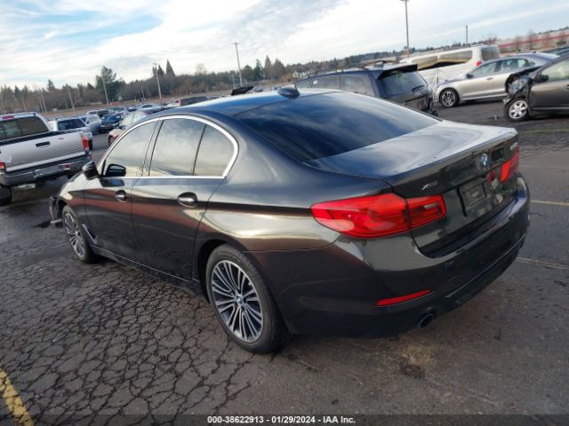 WBAJA7C56JWA72434  bmw 5 series 2017 IMG 2