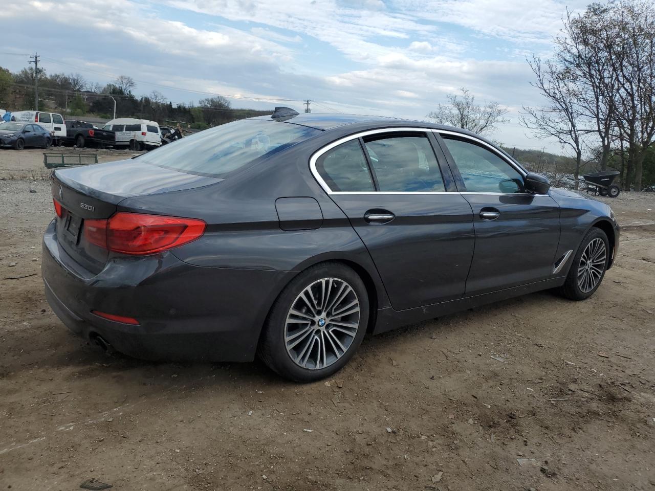 WBAJA7C58JG909336  bmw 5 series 2018 IMG 2