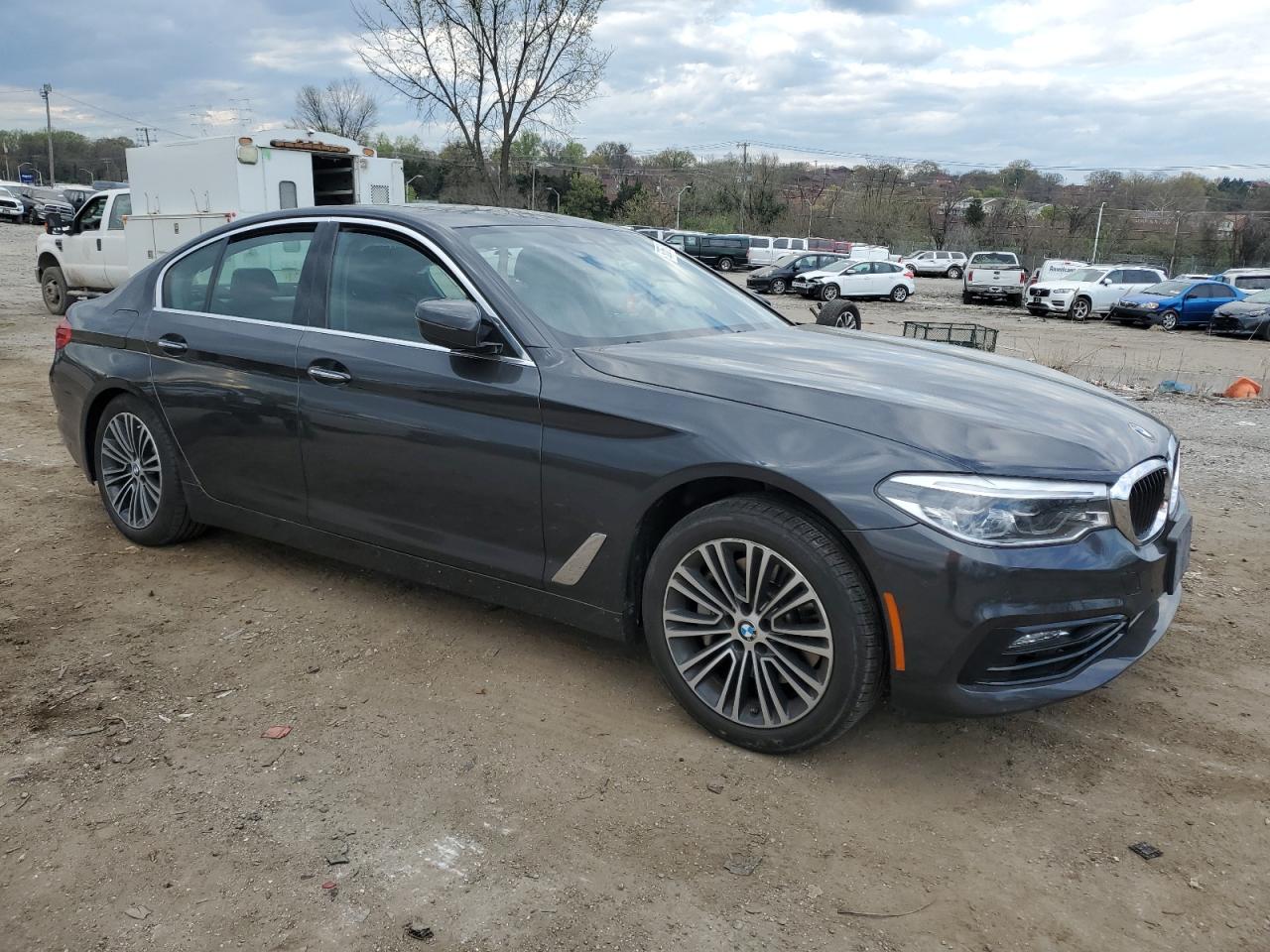 WBAJA7C58JG909336  bmw 5 series 2018 IMG 3