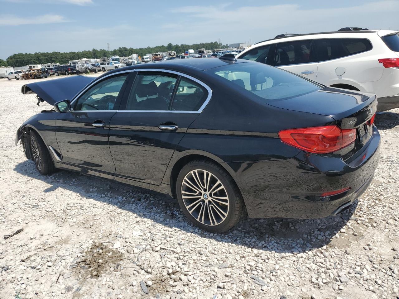 WBAJE7C57JWD49516  bmw 5 series 2018 IMG 1