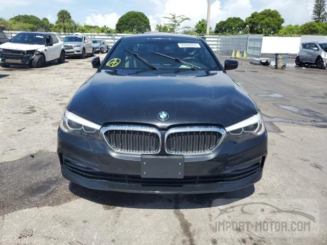 WBAJE5C56JWA93390  bmw 5er 2018 IMG 4