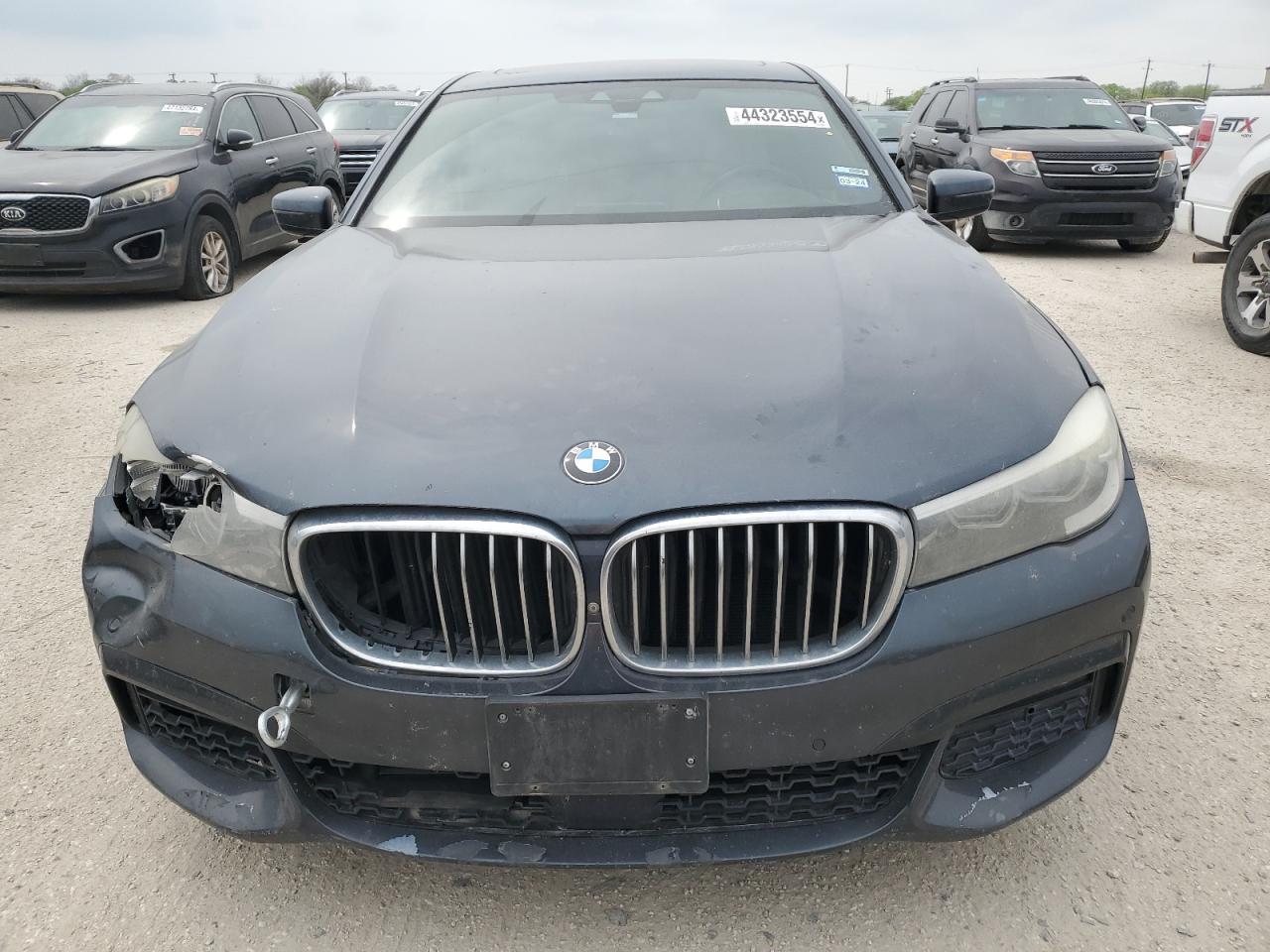 WBA7E2C57GG547901  bmw 7 series 2016 IMG 4