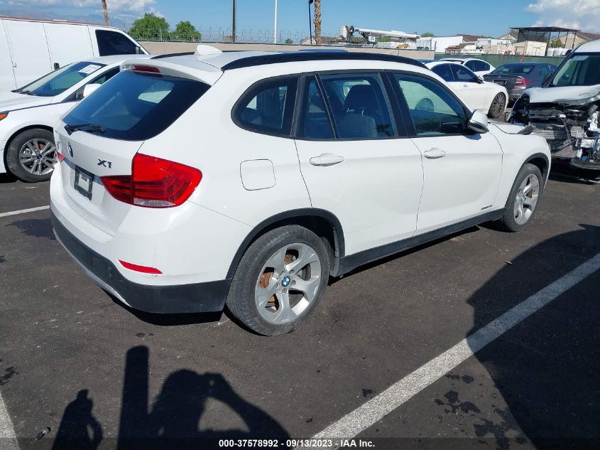 WBAVM1C5XFV318465  bmw x1 2015 IMG 3