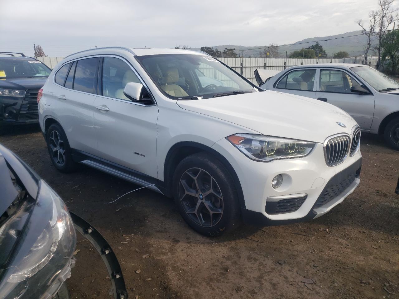 WBXHT3C30H5F71915  bmw x1 2016 IMG 3