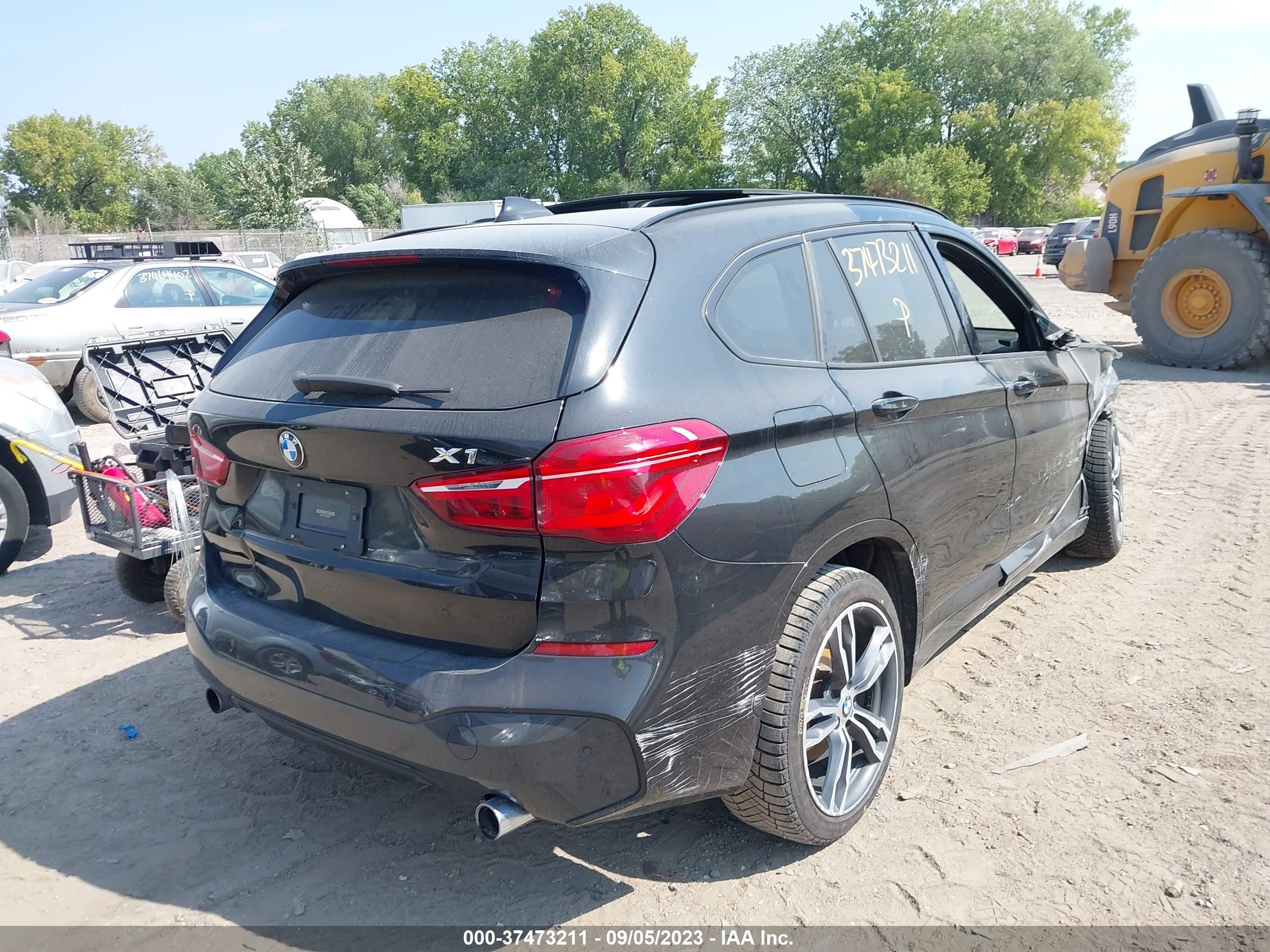 WBXHT3C35G5E52935  bmw x1 2016 IMG 3