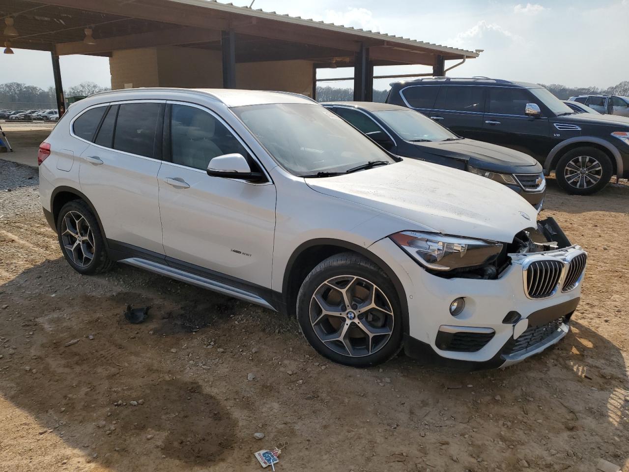 WBXHT3C36H5F74026  bmw x1 2017 IMG 3