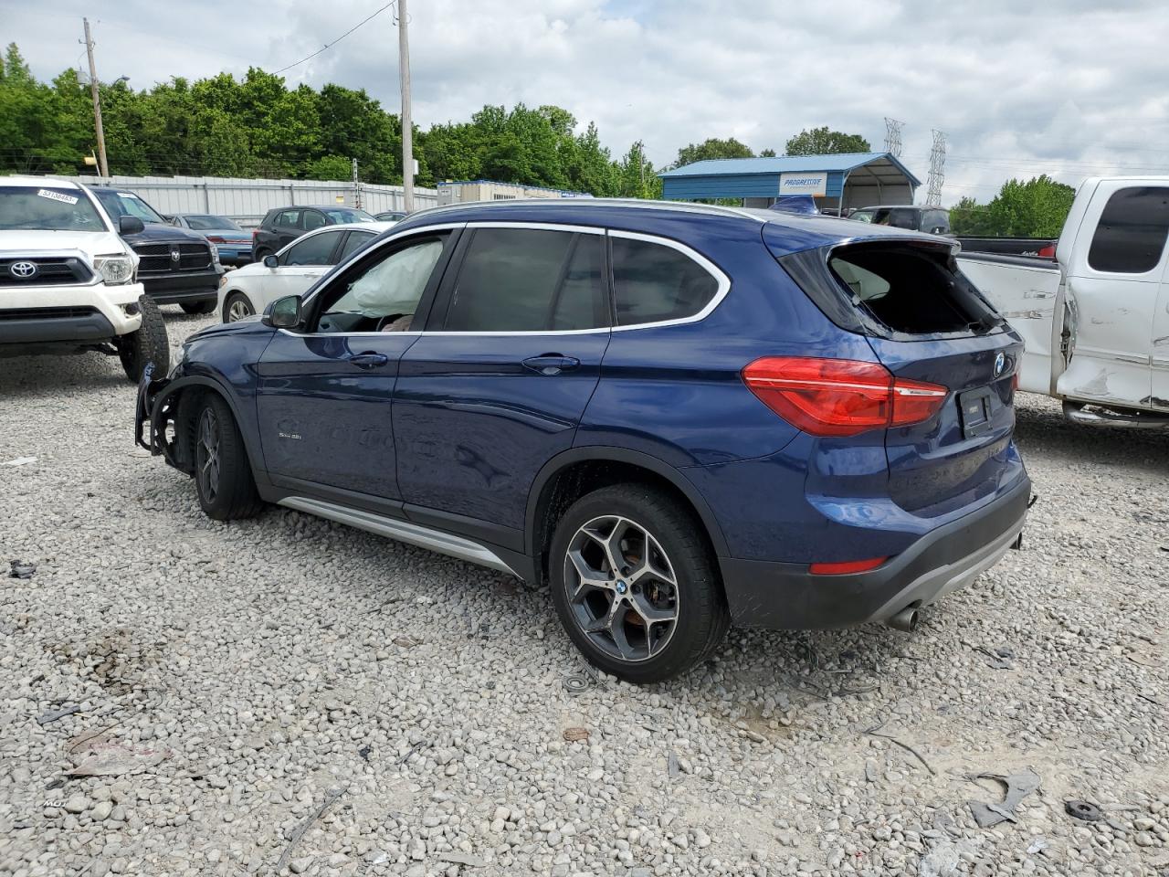 WBXHU7C32J5H43629  bmw x1 2018 IMG 1