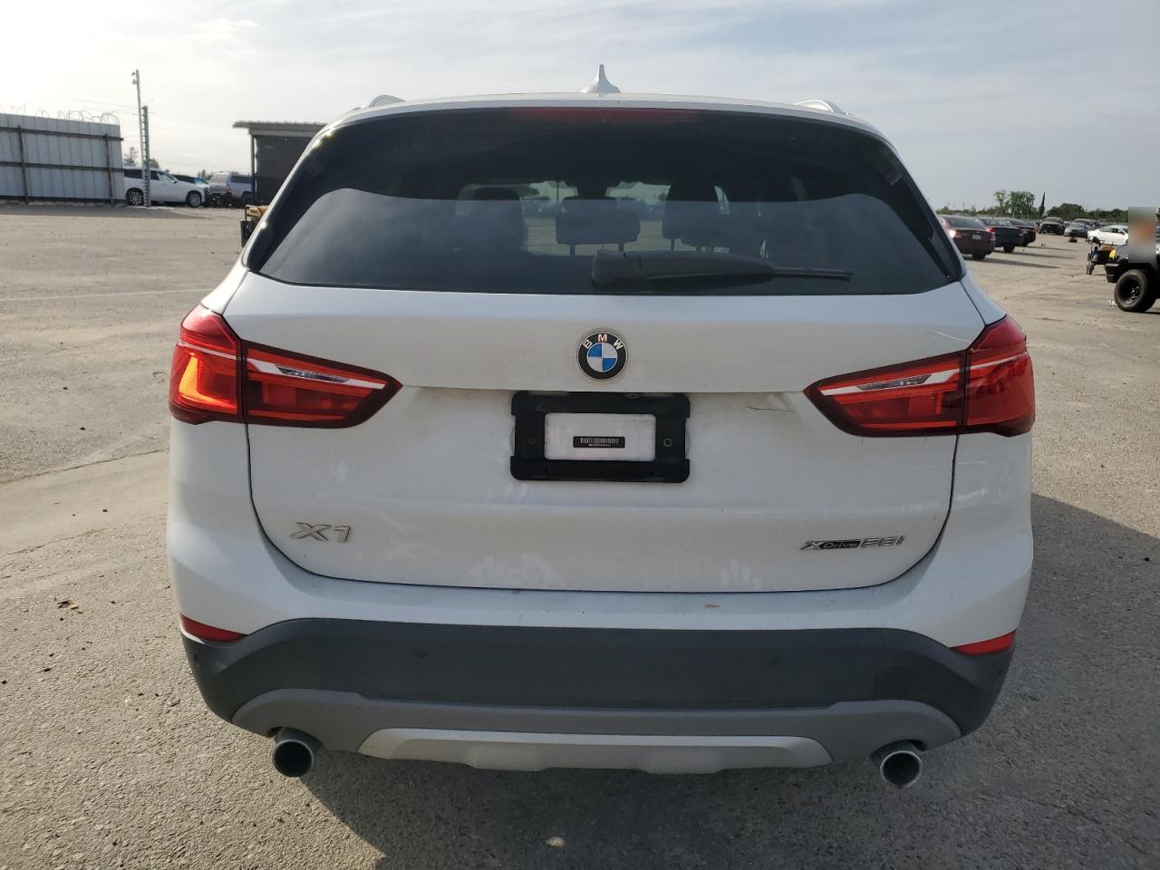 WBXHT3C57K5N32924  bmw x1 2019 IMG 5