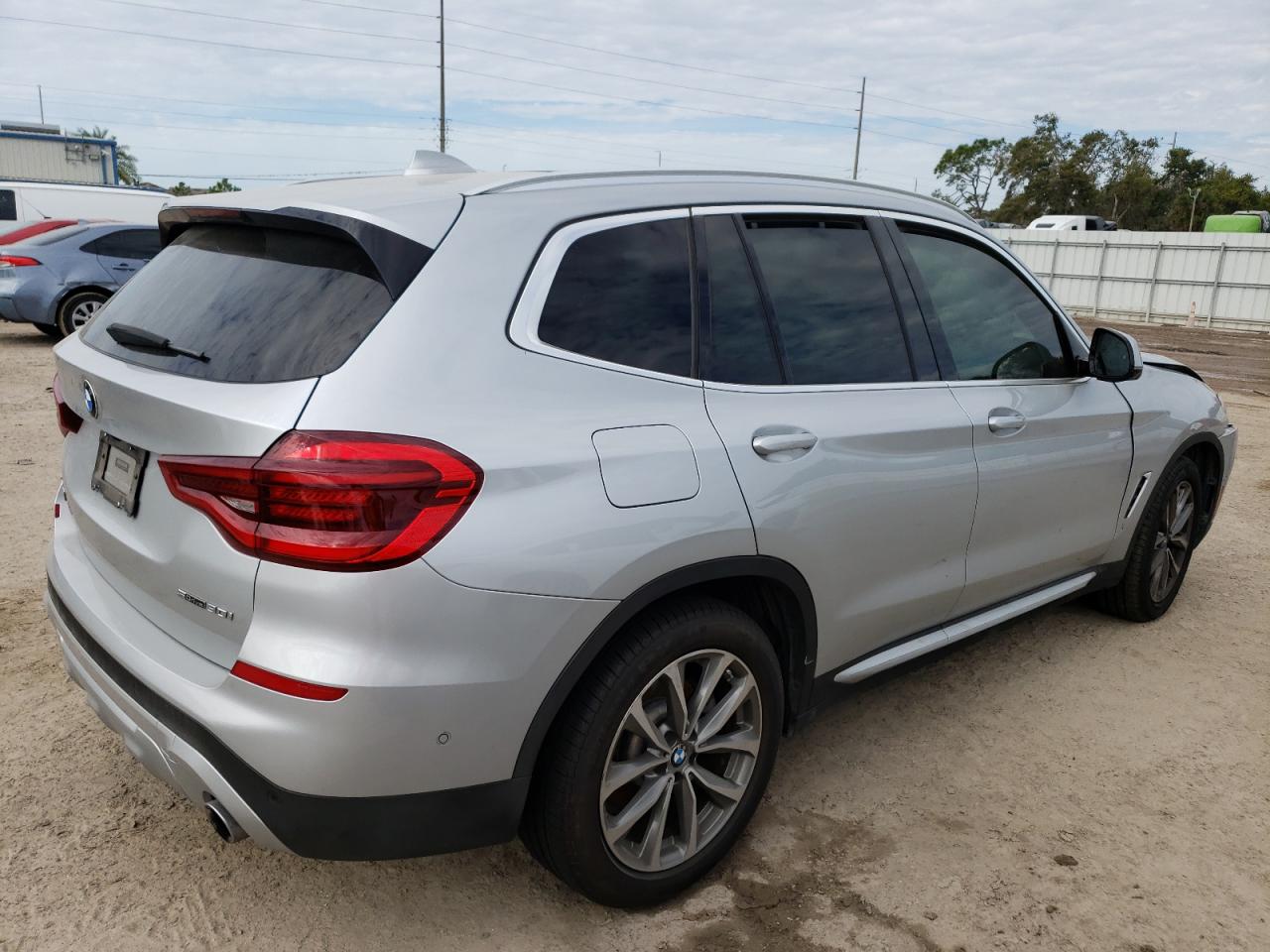 5UXTR7C5XKLF29140  bmw x3 2019 IMG 2