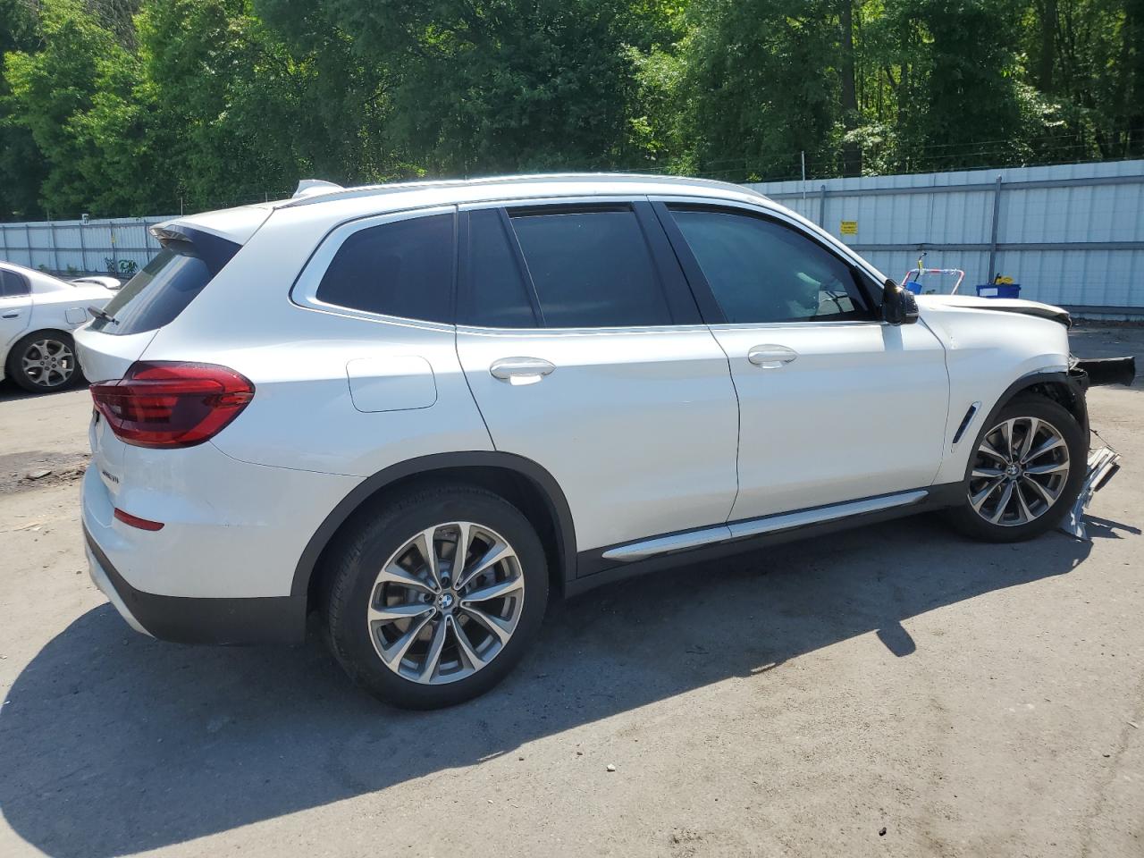 5UXTR9C50KLP77549  bmw x3 2018 IMG 2