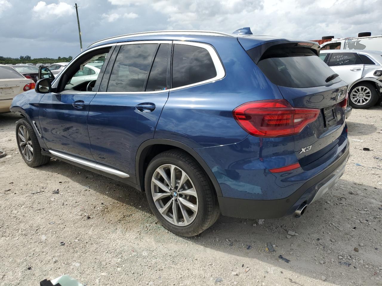 5UXTR7C57KLF28270  bmw x3 2019 IMG 1