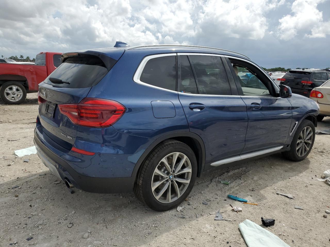 5UXTR7C57KLF28270  bmw x3 2019 IMG 2