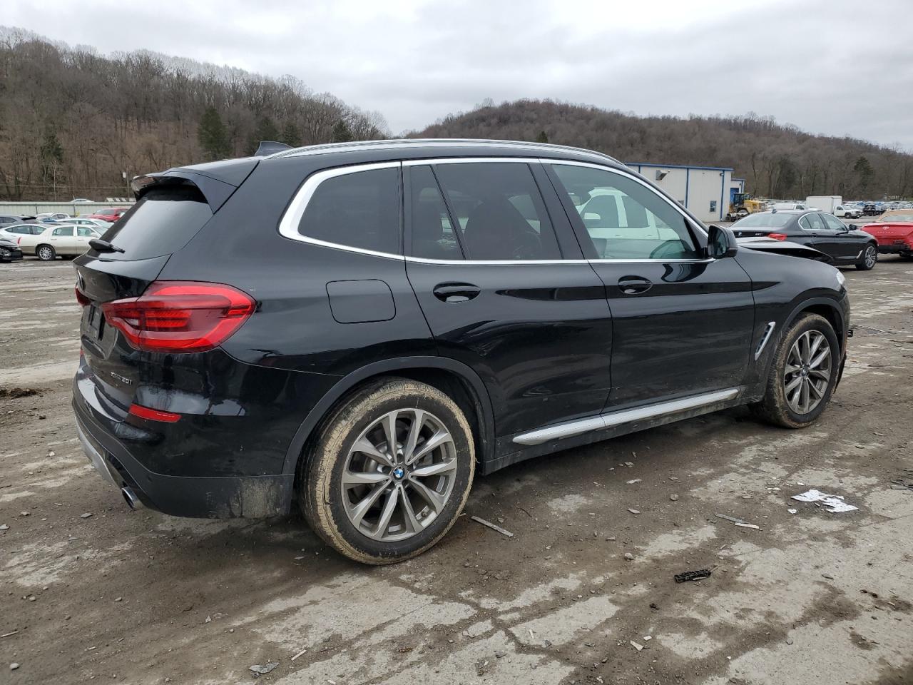 5UXTR9C5XKLP95511  bmw x3 2019 IMG 2