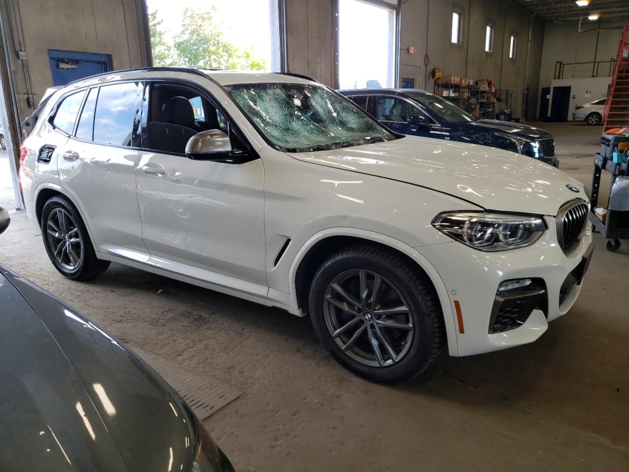 5UXTS3C58KLR72641  bmw x3 2019 IMG 3