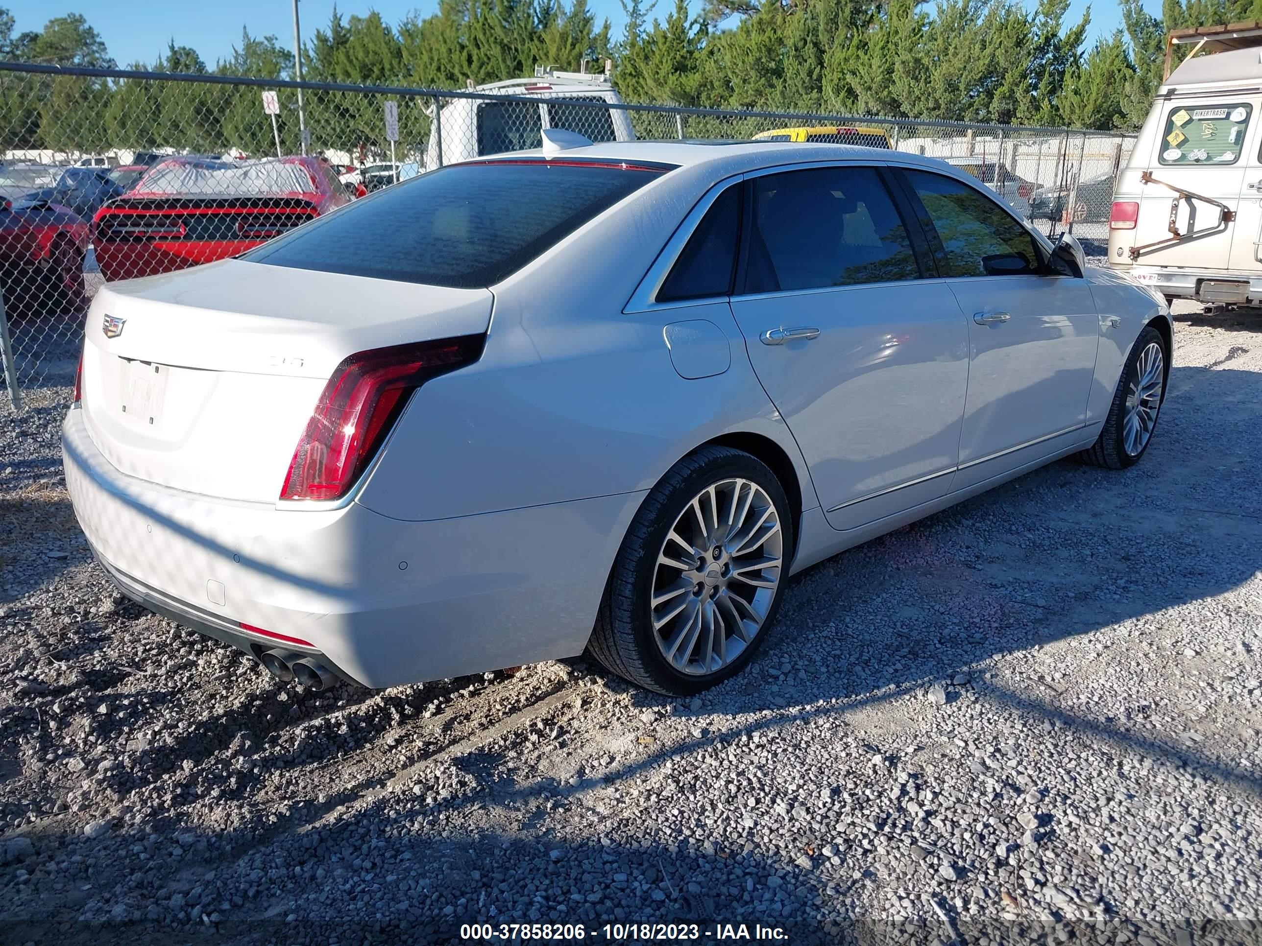 1G6KG5RS0JU138009  cadillac ct6 2018 IMG 3